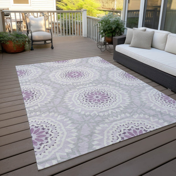 Homeroots 3' Floral Medallion Area Rug - Artichoke Green & Tan, Washable For Indoor & Outdoor Use, Durable Design 3' X 5' Polyester 578640