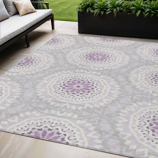 Homeroots 3' Floral Medallion Area Rug - Artichoke Green & Tan, Washable For Indoor & Outdoor Use, Durable Design 5' X 8' Polyester 578641