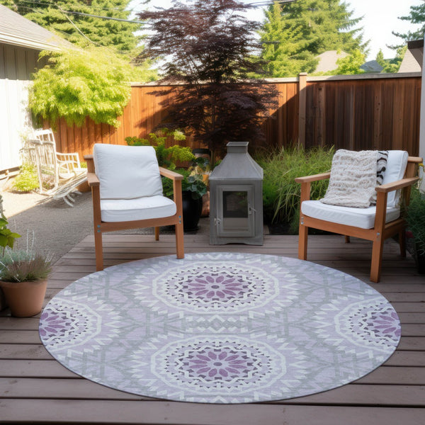Homeroots 3' Floral Medallion Area Rug - Artichoke Green & Tan, Washable For Indoor & Outdoor Use, Durable Design 8' Round Polyester 578642