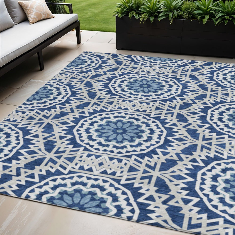 HomeRoots 5' Stunning Navy Blue Floral Medallion Area Rug – Washable, Indoor/Outdoor, Easy Care & Durable Design 5' X 8' 578647