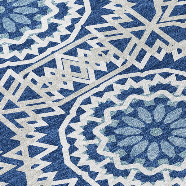 Homeroots 3' Floral Medallion Area Rug - Artichoke Green & Tan, Washable For Indoor & Outdoor Use, Durable Design 8' Round Polyester 578648