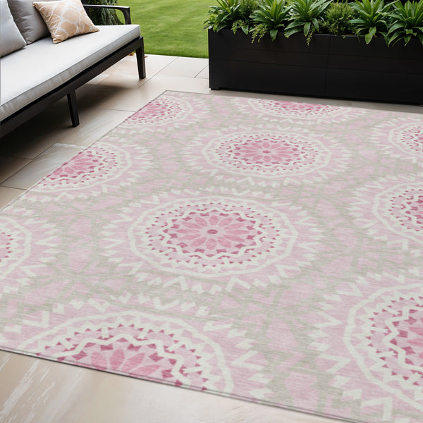 Homeroots 3' Floral Medallion Area Rug - Artichoke Green & Tan, Washable For Indoor & Outdoor Use, Durable Design 5' X 8' Polyester 578665
