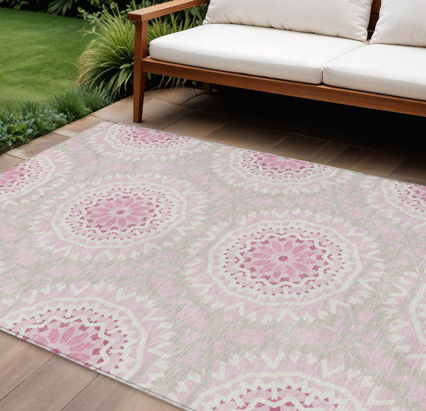 Homeroots 3' Floral Medallion Area Rug - Artichoke Green & Tan, Washable For Indoor & Outdoor Use, Durable Design 8' X 10' Polyester 578667