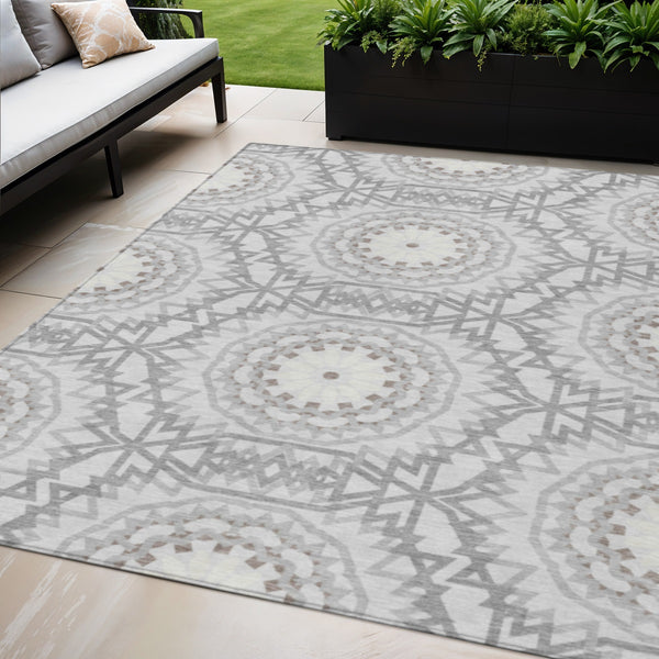 Homeroots 3' Floral Medallion Area Rug - Artichoke Green & Tan, Washable For Indoor & Outdoor Use, Durable Design 5' X 8' Polyester 578677
