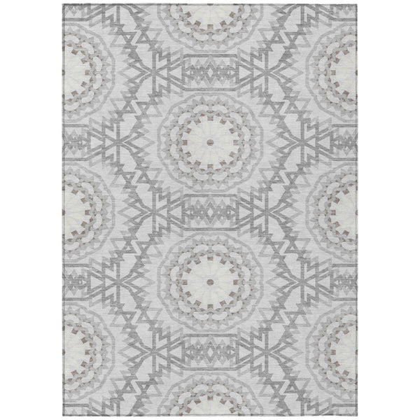 HomeRoots 5' Elegant Silver Ivory Gray Floral Medallion Area Rug - Washable, Durable for Indoor & Outdoor Use 5' X 8' 578677