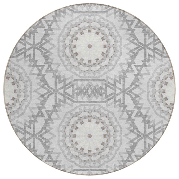 HomeRoots 5' Elegant Silver Ivory Gray Floral Medallion Area Rug - Washable, Durable for Indoor & Outdoor Use 8' Round 578678