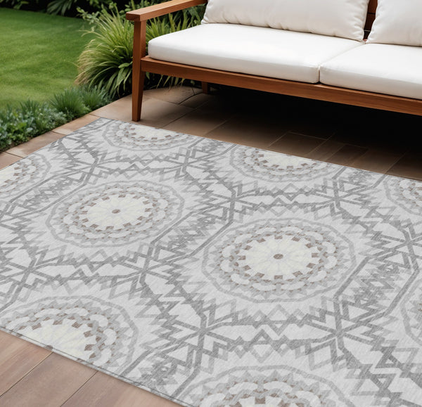 Homeroots 3' Floral Medallion Area Rug - Artichoke Green & Tan, Washable For Indoor & Outdoor Use, Durable Design 8' X 10' Polyester 578679