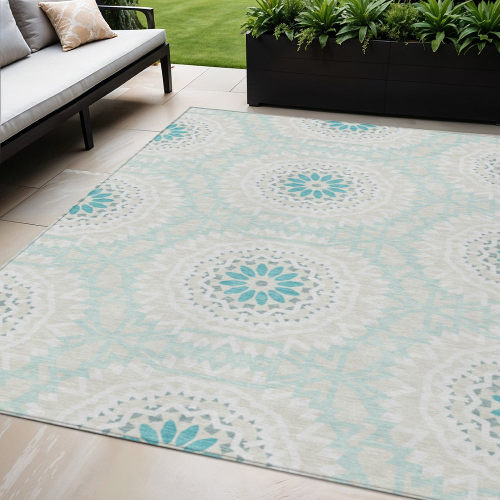 HomeRoots 5' Elegant Floral Medallion Area Rug in Teal Blue and Beige – Durable, Washable for Indoor & Outdoor 5' X 8' 578689
