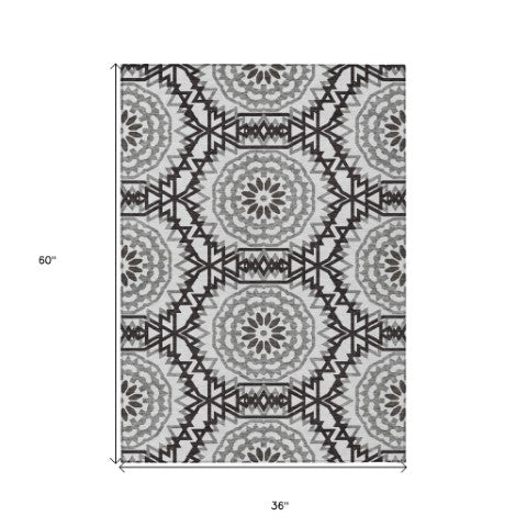 Homeroots 3' Floral Medallion Area Rug - Artichoke Green & Tan, Washable For Indoor & Outdoor Use, Durable Design 3' X 5' Polyester 578694