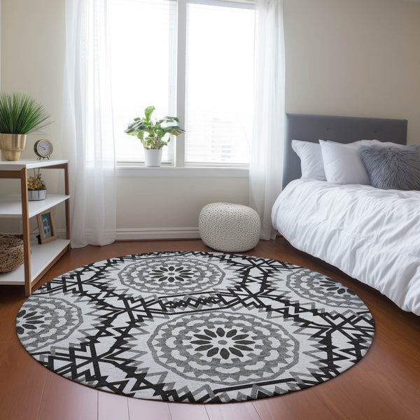 Homeroots 3' Floral Medallion Area Rug - Artichoke Green & Tan, Washable For Indoor & Outdoor Use, Durable Design 8' Round Polyester 578696
