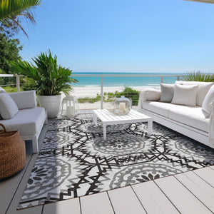 Homeroots 3' Floral Medallion Area Rug - Artichoke Green & Tan, Washable For Indoor & Outdoor Use, Durable Design 8' X 10' Polyester 578697