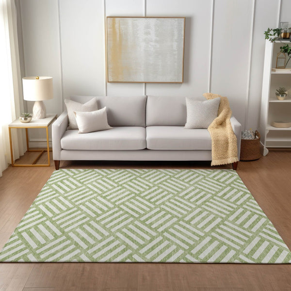 Homeroots 3' Artichoke Green Geometric Washable Area Rug - Stylish Indoor/Outdoor Design For Any Space 3' X 5' Polyester 578700