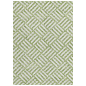 Homeroots 3' Artichoke Green Geometric Washable Area Rug - Stylish Indoor/Outdoor Design For Any Space 5' X 8' Polyester 578701
