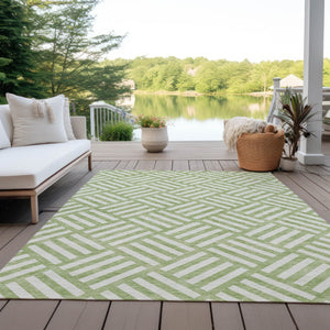 Homeroots 3' Artichoke Green Geometric Washable Area Rug - Stylish Indoor/Outdoor Design For Any Space 8' X 10' Polyester 578703