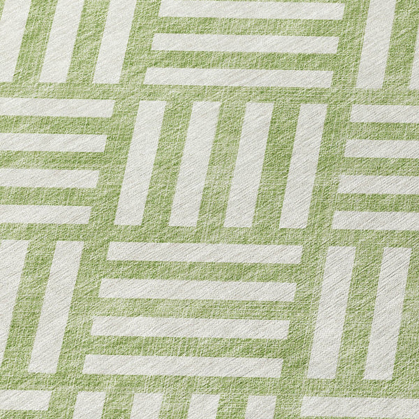 Homeroots 3' Artichoke Green Geometric Washable Area Rug - Stylish Indoor/Outdoor Design For Any Space 9' X 12' Polyester 578704