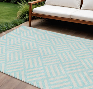 Homeroots 3' Artichoke Green Geometric Washable Area Rug - Stylish Indoor/Outdoor Design For Any Space 8' X 10' Polyester 578709