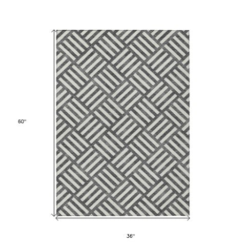 Homeroots 3' Artichoke Green Geometric Washable Area Rug - Stylish Indoor/Outdoor Design For Any Space 3' X 5' Polyester 578712