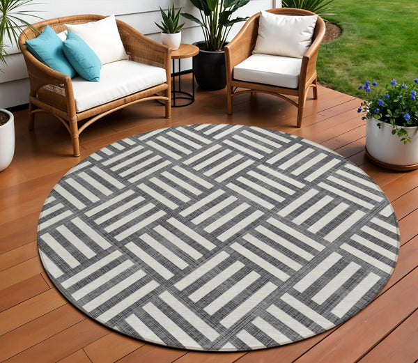 Homeroots 3' Artichoke Green Geometric Washable Area Rug - Stylish Indoor/Outdoor Design For Any Space 8' Round Polyester 578714