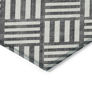 Homeroots 3' Artichoke Green Geometric Washable Area Rug - Stylish Indoor/Outdoor Design For Any Space 10' X 14' Polyester 578717