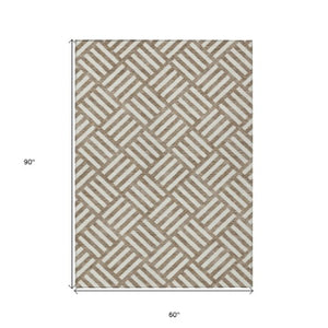 Homeroots 3' Artichoke Green Geometric Washable Area Rug - Stylish Indoor/Outdoor Design For Any Space 5' X 8' Polyester 578725