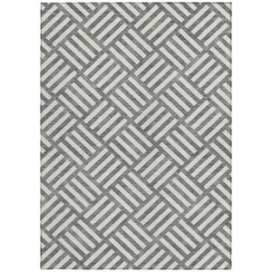 Homeroots 3' Artichoke Green Geometric Washable Area Rug - Stylish Indoor/Outdoor Design For Any Space 9' X 12' Polyester 578734