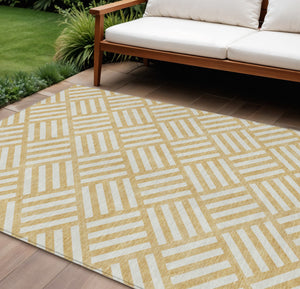 Homeroots 3' Artichoke Green Geometric Washable Area Rug - Stylish Indoor/Outdoor Design For Any Space 10' X 14' Polyester 578741