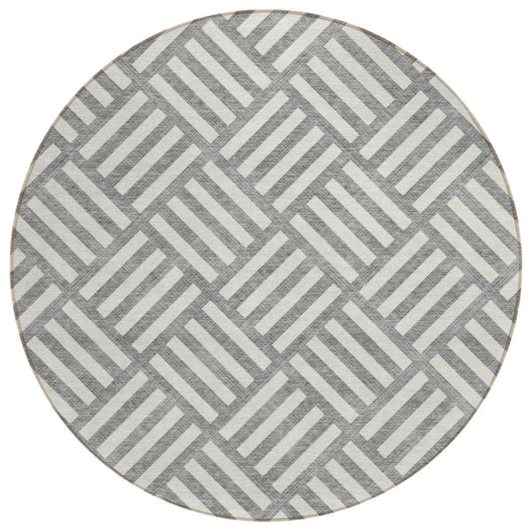 HomeRoots 5' Gray and Ivory Geometric Area Rug – Durable, Washable, and Perfect for Indoor or Outdoor Use 8' Round 578744