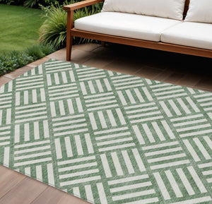 Homeroots 3' Artichoke Green Geometric Washable Area Rug - Stylish Indoor/Outdoor Design For Any Space 10' X 14' Polyester 578753