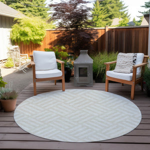 Homeroots 3' Artichoke Green Geometric Washable Area Rug - Stylish Indoor/Outdoor Design For Any Space 8' Round Polyester 578756