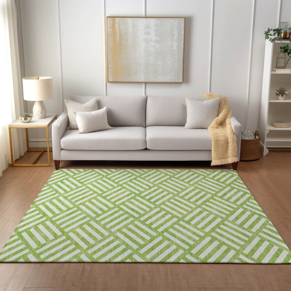 Homeroots 3' Artichoke Green Geometric Washable Area Rug - Stylish Indoor/Outdoor Design For Any Space 3' X 5' Polyester 578760