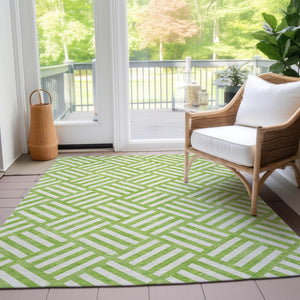Homeroots 3' Artichoke Green Geometric Washable Area Rug - Stylish Indoor/Outdoor Design For Any Space 3' X 5' Polyester 578760