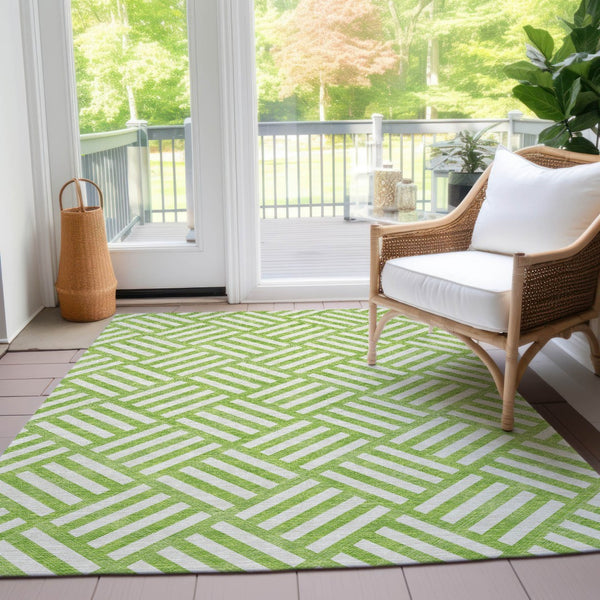 Homeroots 3' Artichoke Green Geometric Washable Area Rug - Stylish Indoor/Outdoor Design For Any Space 3' X 5' Polyester 578760