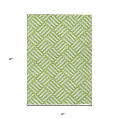 Homeroots 3' Artichoke Green Geometric Washable Area Rug - Stylish Indoor/Outdoor Design For Any Space 5' X 8' Polyester 578761