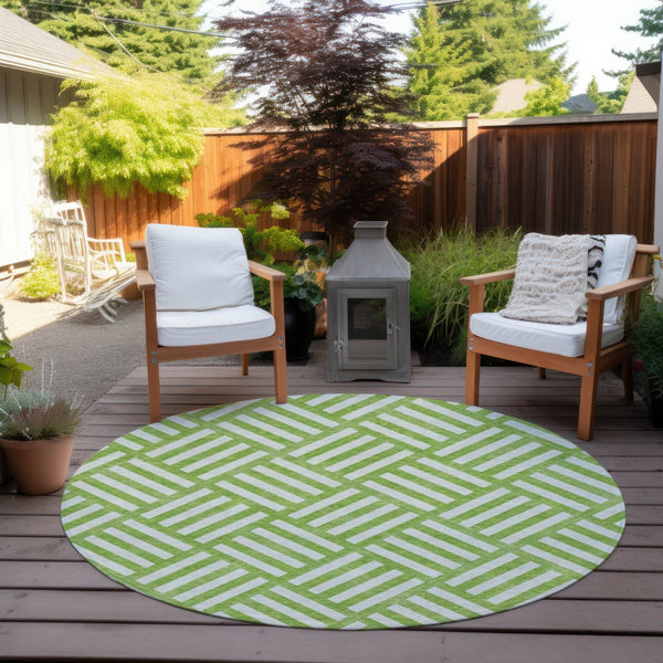Homeroots 3' Artichoke Green Geometric Washable Area Rug - Stylish Indoor/Outdoor Design For Any Space 8' Round Polyester 578762