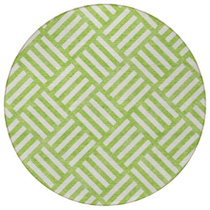 Homeroots 3' Artichoke Green Geometric Washable Area Rug - Stylish Indoor/Outdoor Design For Any Space 8' Round Polyester 578762