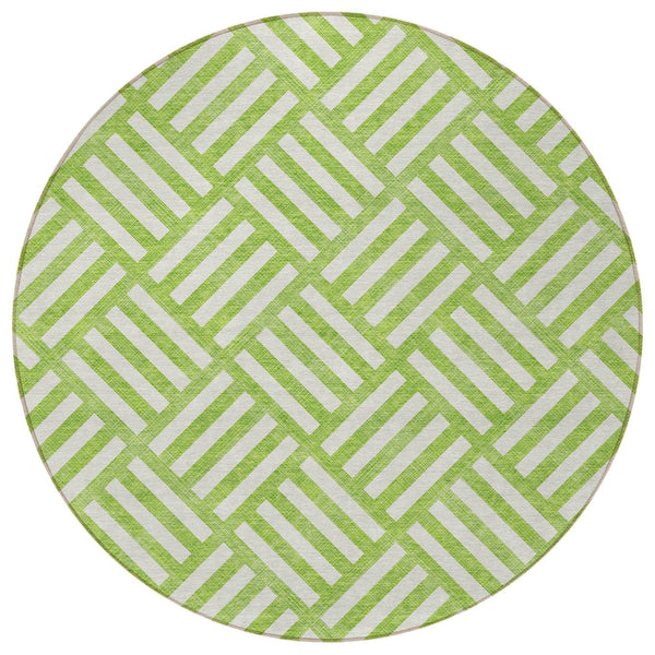 Homeroots 3' Artichoke Green Geometric Washable Area Rug - Stylish Indoor/Outdoor Design For Any Space 8' Round Polyester 578762
