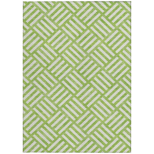 Homeroots 3' Artichoke Green Geometric Washable Area Rug - Stylish Indoor/Outdoor Design For Any Space 9' X 12' Polyester 578764