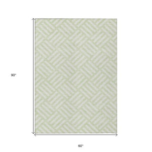 Homeroots 3' Artichoke Green Geometric Washable Area Rug - Stylish Indoor/Outdoor Design For Any Space 5' X 8' Polyester 578767