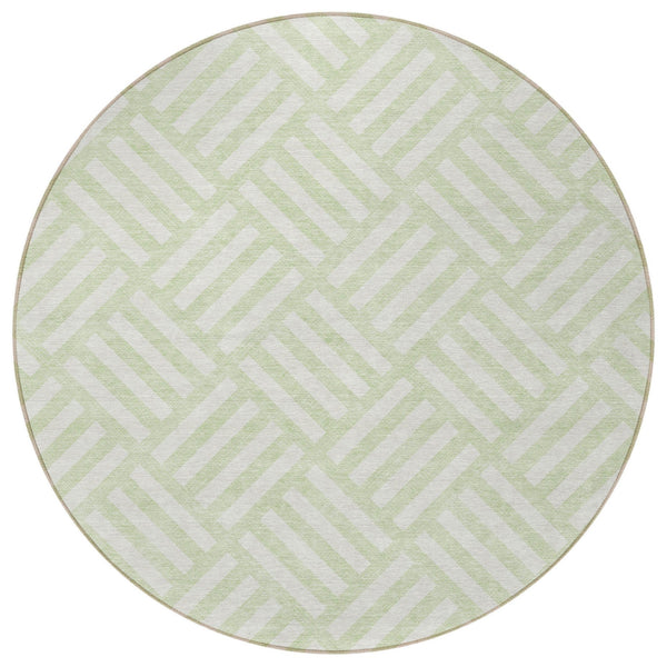 Homeroots 3' Artichoke Green Geometric Washable Area Rug - Stylish Indoor/Outdoor Design For Any Space 8' Round Polyester 578768