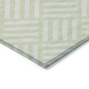 Homeroots 3' Artichoke Green Geometric Washable Area Rug - Stylish Indoor/Outdoor Design For Any Space 8' X 10' Polyester 578769