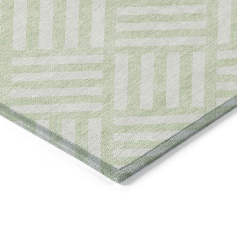Homeroots 3' Artichoke Green Geometric Washable Area Rug - Stylish Indoor/Outdoor Design For Any Space 8' X 10' Polyester 578769