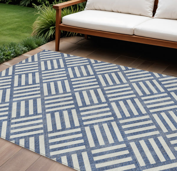 Homeroots 3' Artichoke Green Geometric Washable Area Rug - Stylish Indoor/Outdoor Design For Any Space 9' X 12' Polyester 578776