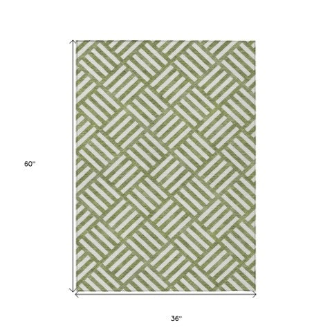Homeroots 3' Artichoke Green Geometric Washable Area Rug - Stylish Indoor/Outdoor Design For Any Space 3' X 5' Polyester 578778