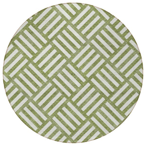 Homeroots 3' Artichoke Green Geometric Washable Area Rug - Stylish Indoor/Outdoor Design For Any Space 8' Round Polyester 578780