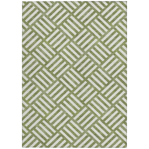 Homeroots 3' Artichoke Green Geometric Washable Area Rug - Stylish Indoor/Outdoor Design For Any Space 8' X 10' Polyester 578781