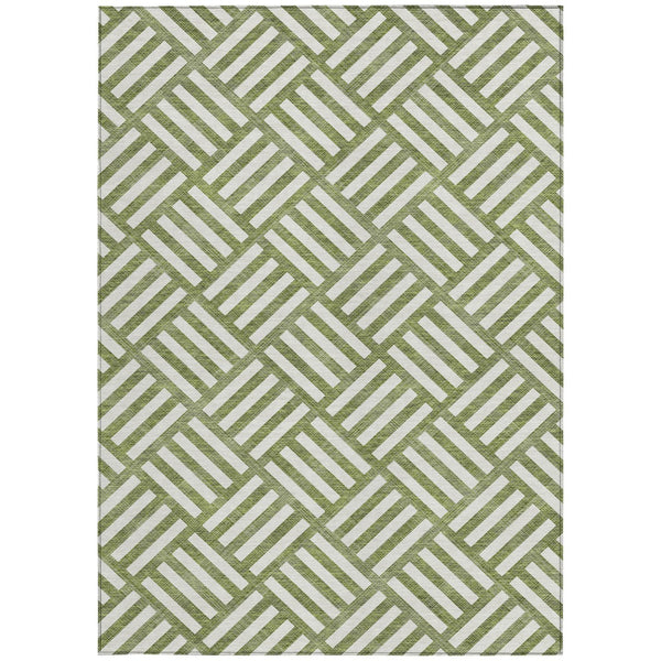 Homeroots 3' Artichoke Green Geometric Washable Area Rug - Stylish Indoor/Outdoor Design For Any Space 8' X 10' Polyester 578781