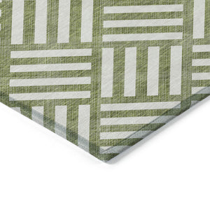Homeroots 3' Artichoke Green Geometric Washable Area Rug - Stylish Indoor/Outdoor Design For Any Space 9' X 12' Polyester 578782