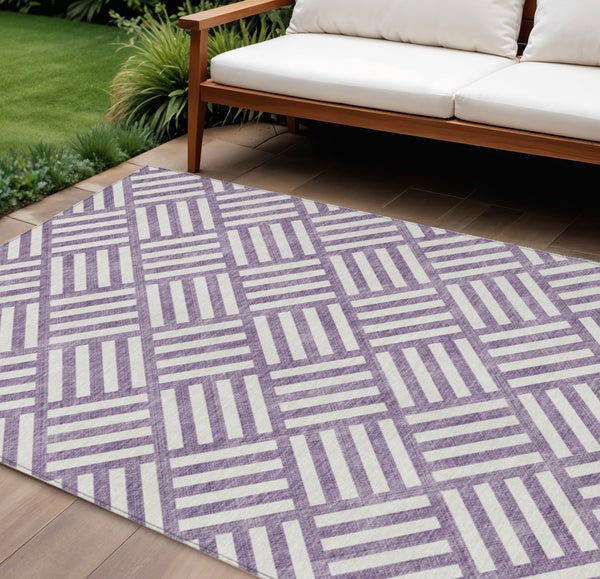 Homeroots 3' Artichoke Green Geometric Washable Area Rug - Stylish Indoor/Outdoor Design For Any Space 9' X 12' Polyester 578806