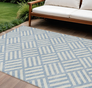 Homeroots 3' Artichoke Green Geometric Washable Area Rug - Stylish Indoor/Outdoor Design For Any Space 10' X 14' Polyester 578819