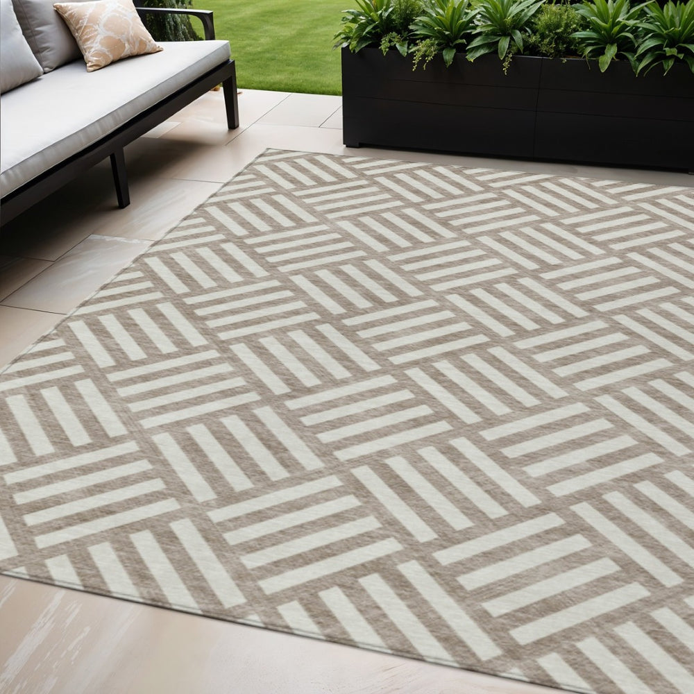 HomeRoots 5' Stylish Taupe and Ivory Geometric Washable Area Rug for Indoor and Outdoor Living Spaces 5' X 8' 578821